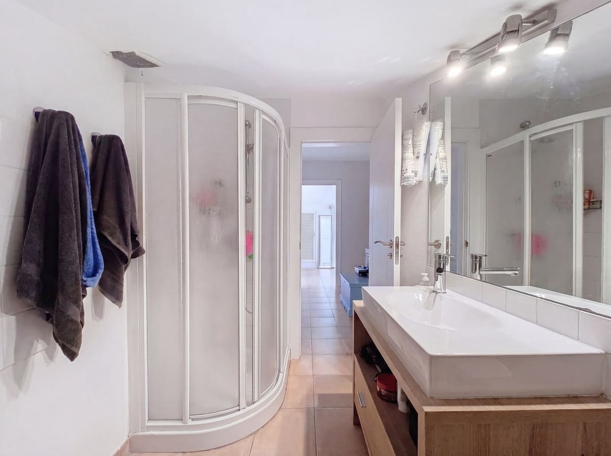 4 chambre Maison de Ville à vendre à Marbella avec piscine - 949 000 € (Ref: 10023193)