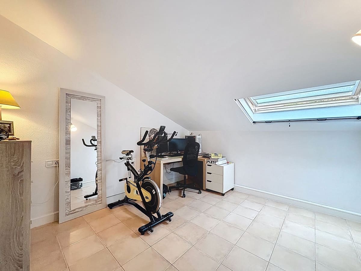 4 chambre Maison de Ville à vendre à Marbella avec piscine - 949 000 € (Ref: 10023193)