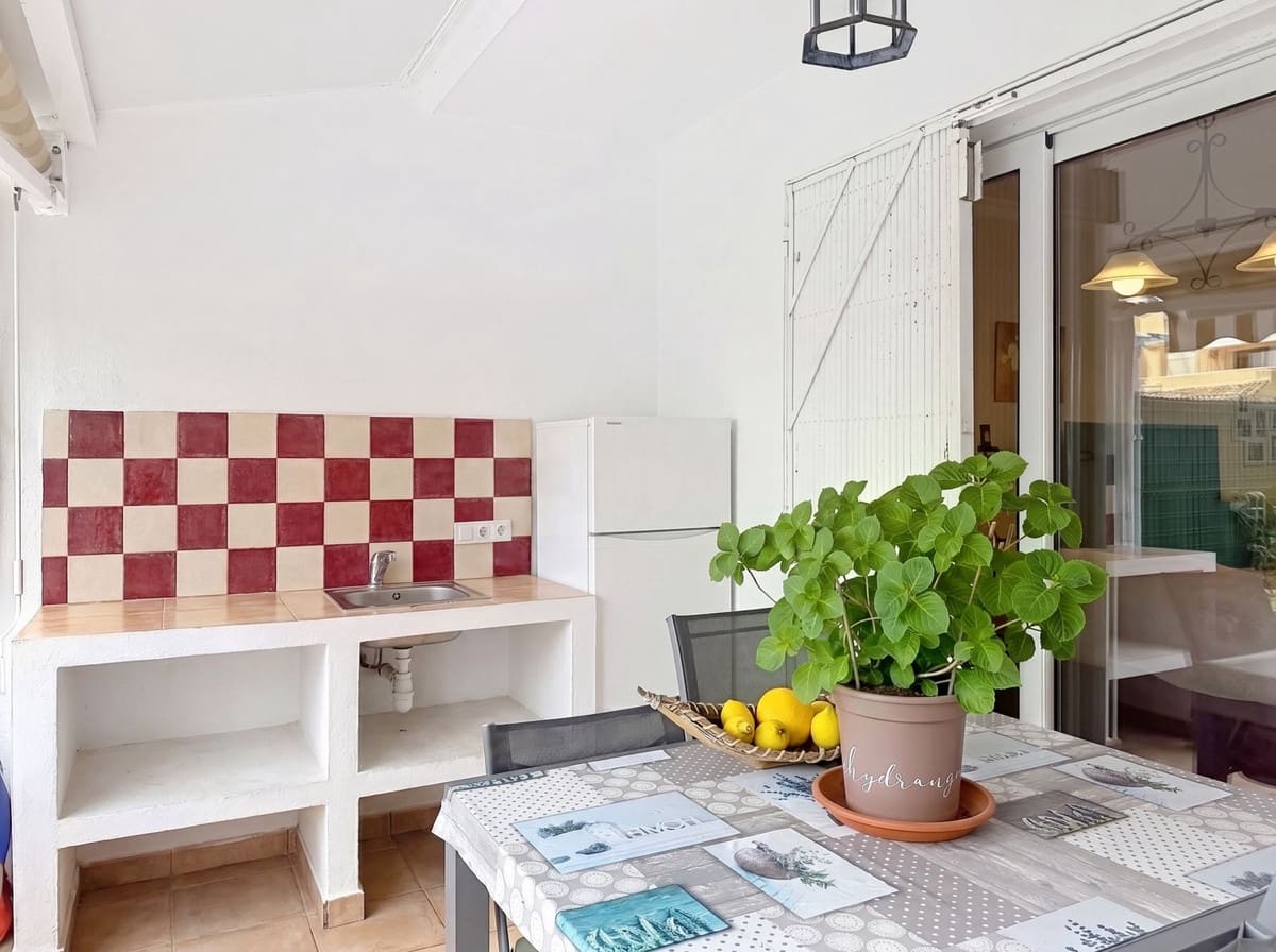 4 chambre Maison de Ville à vendre à Marbella avec piscine - 949 000 € (Ref: 10023193)