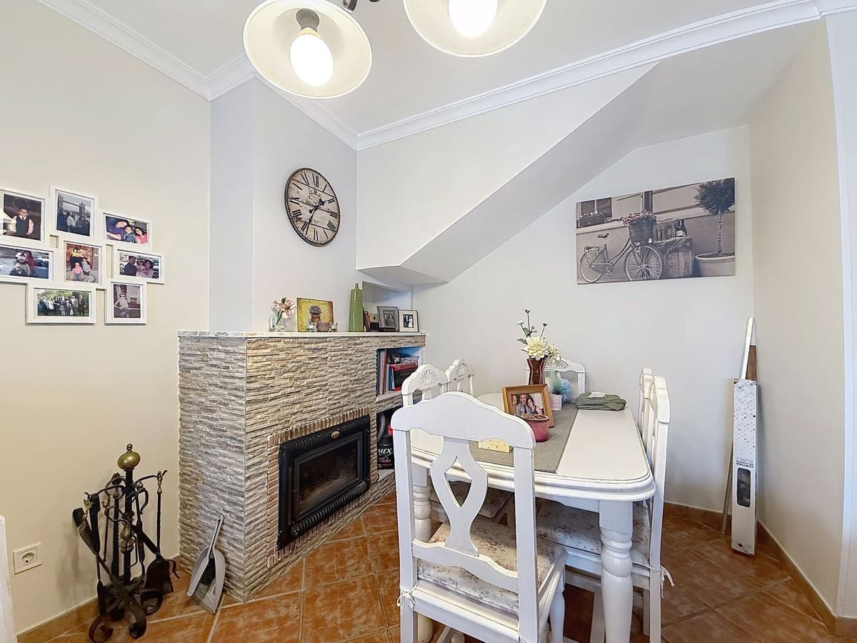 4 chambre Maison de Ville à vendre à Marbella avec piscine - 949 000 € (Ref: 10023193)