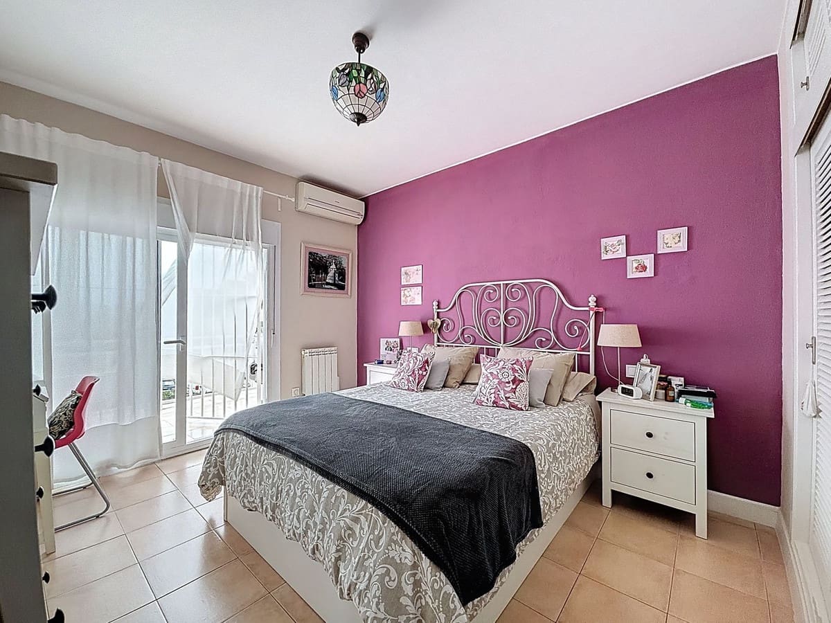 4 chambre Maison de Ville à vendre à Marbella avec piscine - 949 000 € (Ref: 10023193)