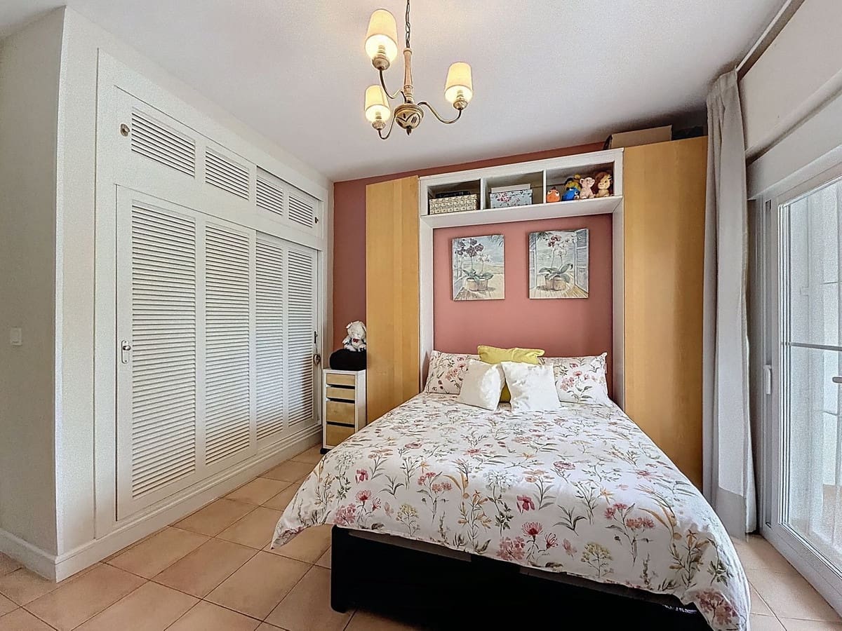 4 chambre Maison de Ville à vendre à Marbella avec piscine - 949 000 € (Ref: 10023193)