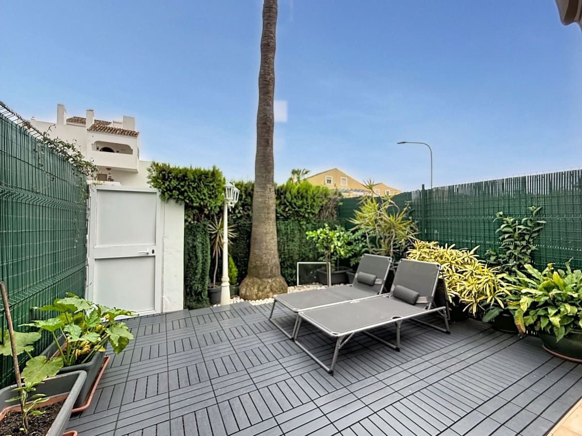 4 chambre Maison de Ville à vendre à Marbella avec piscine - 949 000 € (Ref: 10023193)