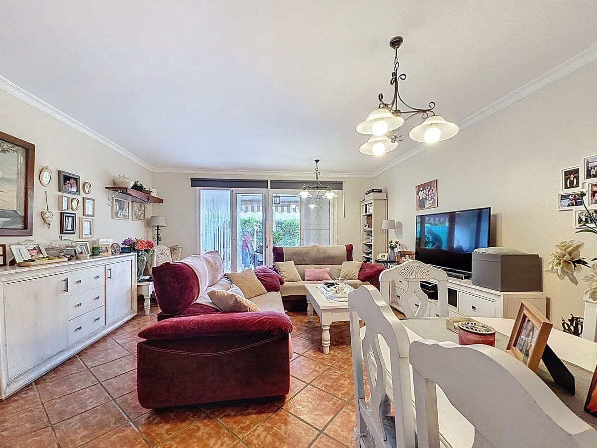4 chambre Maison de Ville à vendre à Marbella avec piscine - 949 000 € (Ref: 10023193)