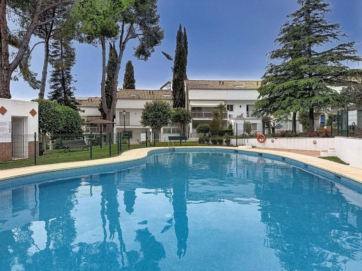 4 chambre Maison de Ville à vendre à Marbella avec piscine - 949 000 € (Ref: 10023193)