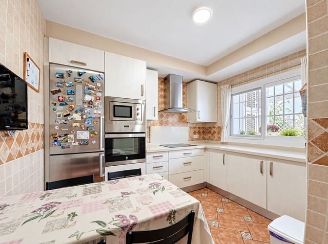 4 soverom Hus til salgs i Marbella med svømmebasseng - € 835 000 (Ref: 10023193)