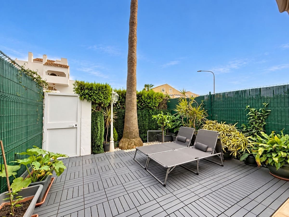 4 bedroom Townhouse for sale in Marbella with pool - € 835,000 (Ref: 10023193)