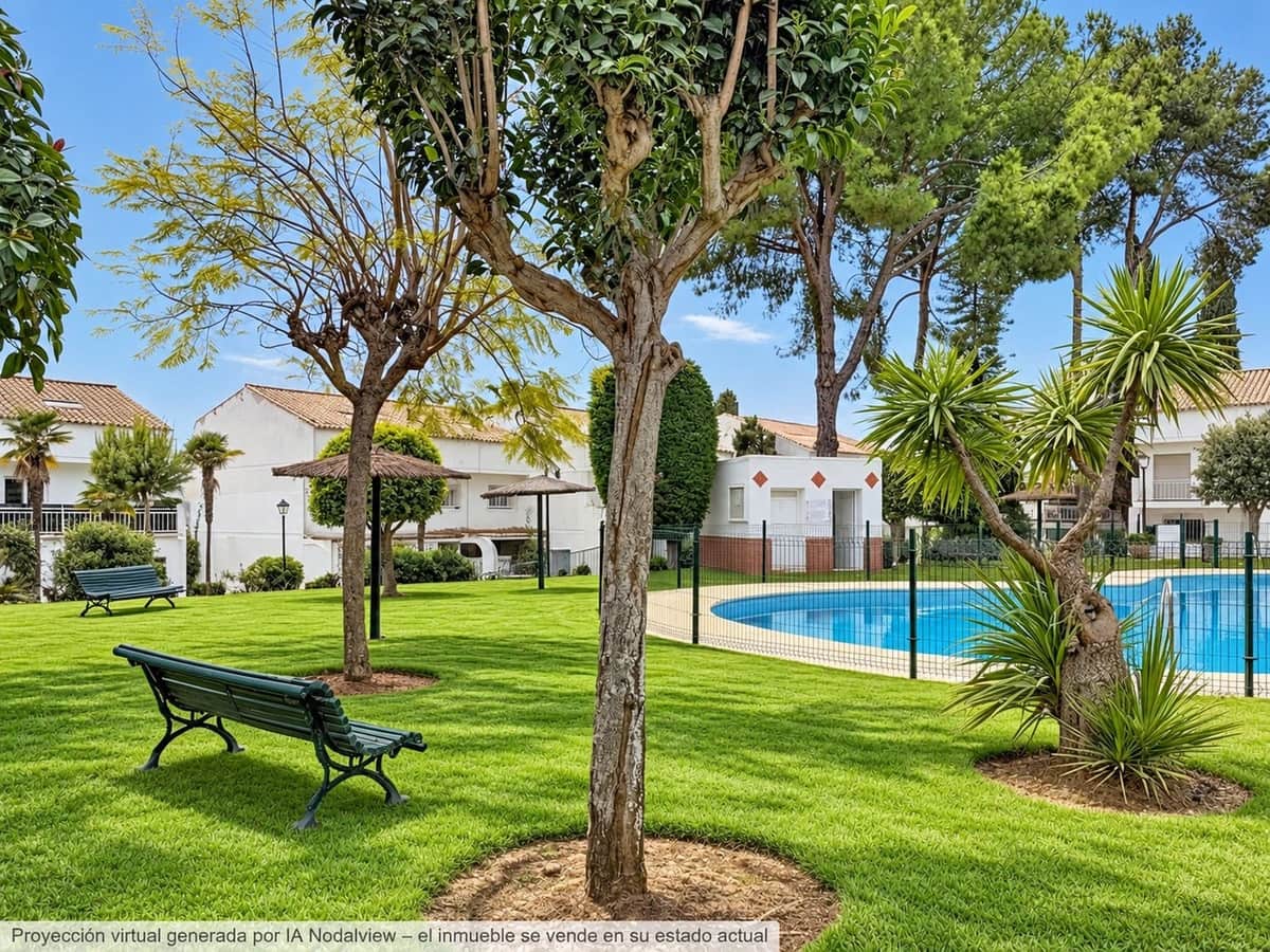 4 bedroom Townhouse for sale in Marbella with pool - € 835,000 (Ref: 10023193)