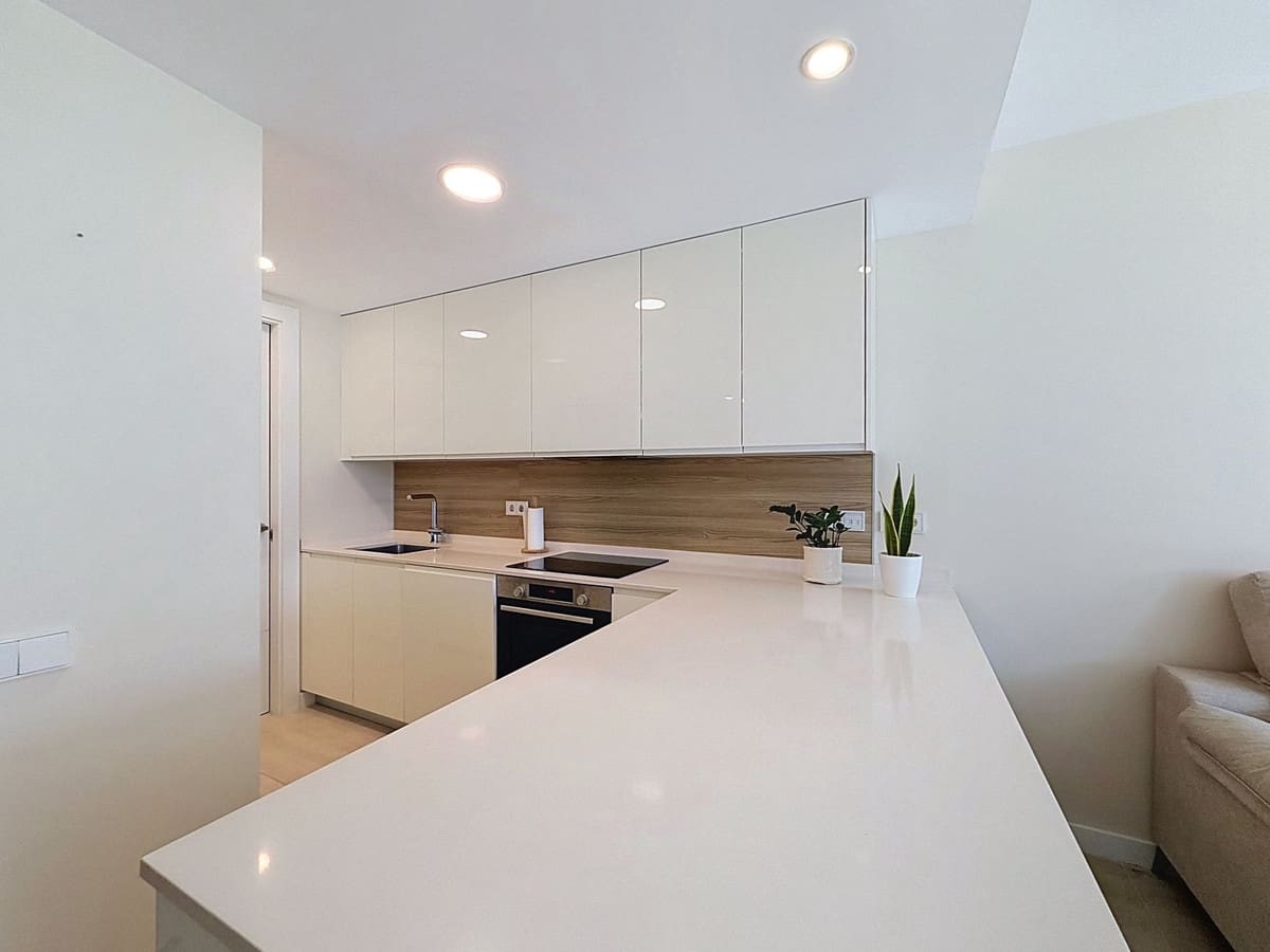 2 Zimmer Apartment zu verkaufen in New Golden Mile mit Pool Garage - 469.000 € (Ref: 10029952)