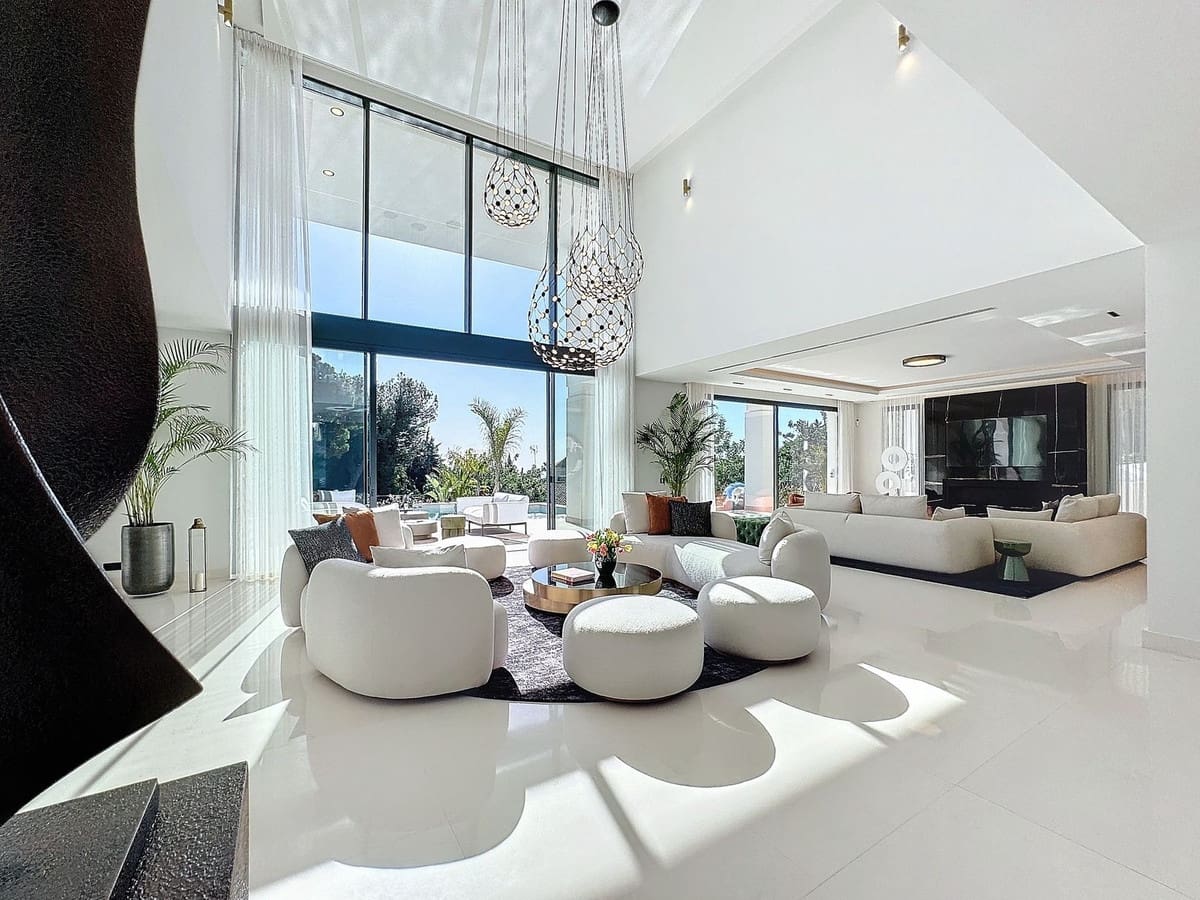 6 bedroom Villa for sale in Marbella with pool garage - € 10,970,000 (Ref: 10038959)
