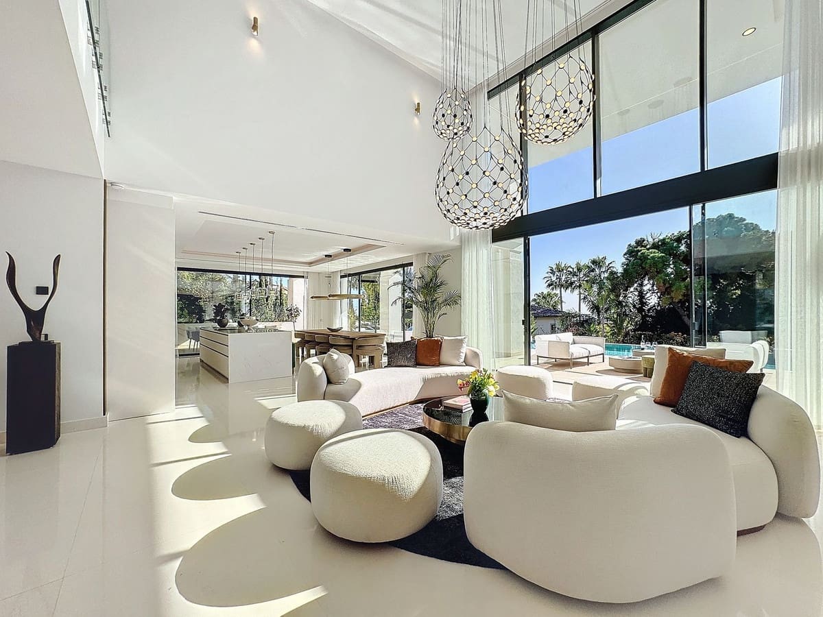 6 bedroom Villa for sale in Marbella with pool garage - € 10,970,000 (Ref: 10038959)