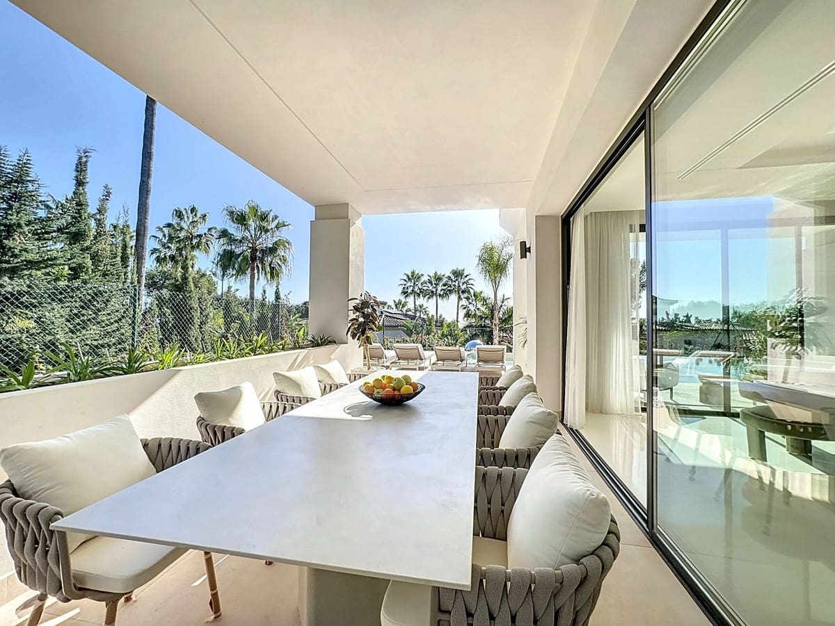 6 bedroom Villa for sale in Marbella with pool garage - € 10,970,000 (Ref: 10038959)