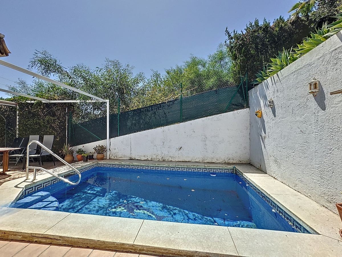 2 Zimmer Villa zu verkaufen in Nueva Andalucia mit Pool Garage - 1.200.000 € (Ref: 10044379)