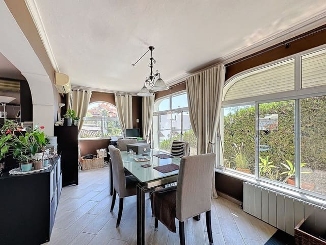 2 Zimmer Villa zu verkaufen in Nueva Andalucia, Marbella mit Pool Garage - 1.200.000 € (Ref: 10044379)