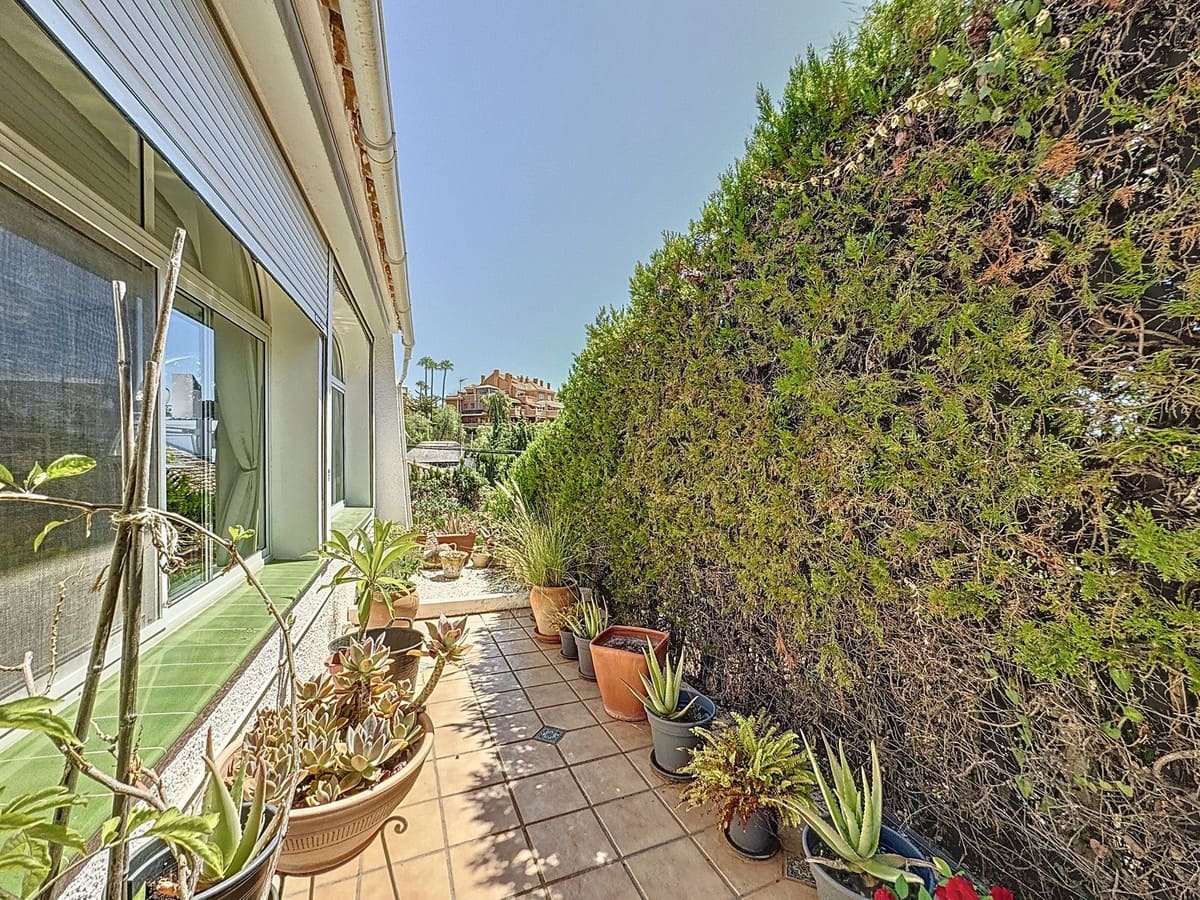 2 Zimmer Villa zu verkaufen in Nueva Andalucia mit Pool Garage - 1.200.000 € (Ref: 10044379)