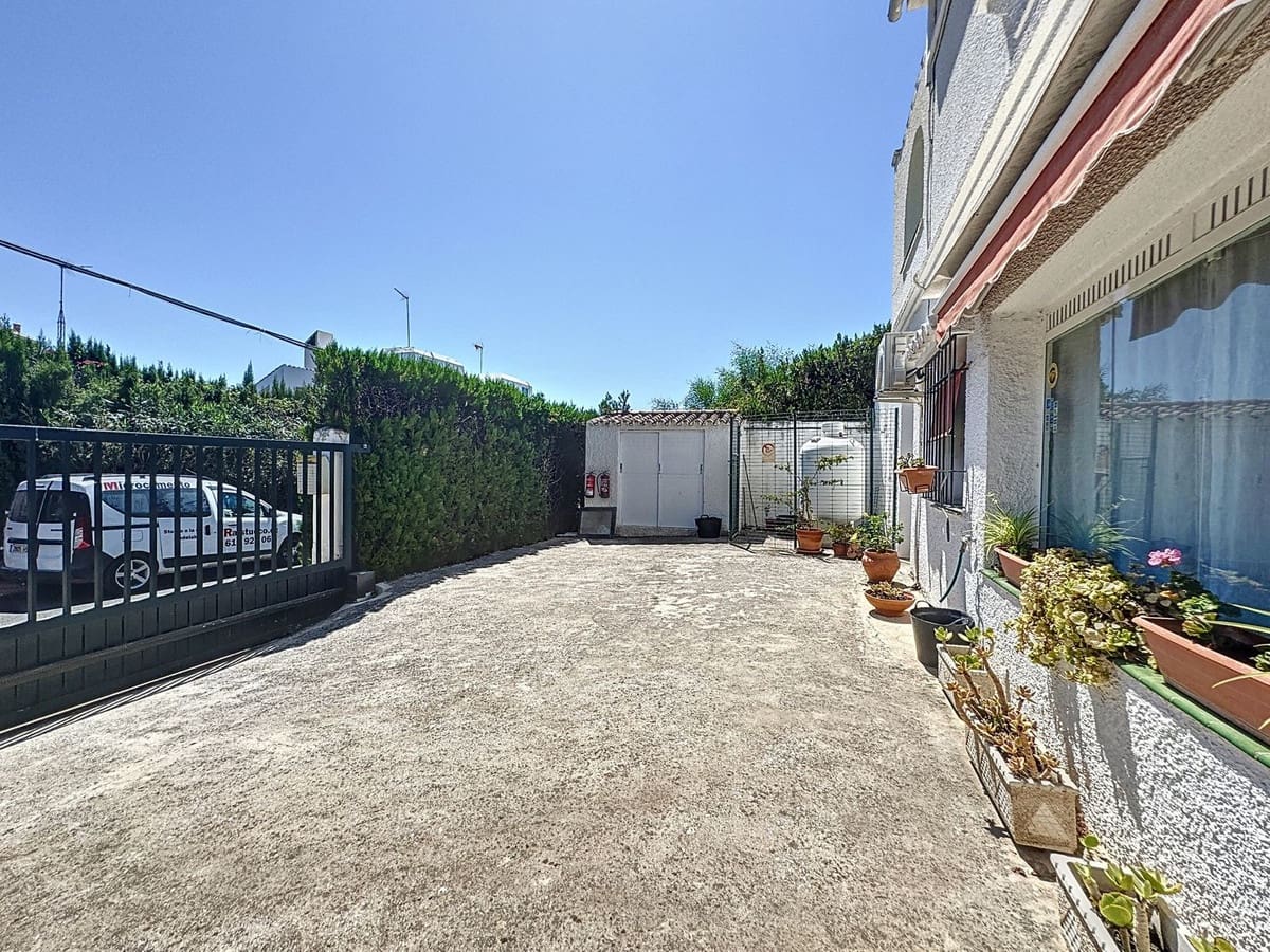 2 Zimmer Villa zu verkaufen in Nueva Andalucia mit Pool Garage - 1.200.000 € (Ref: 10044379)