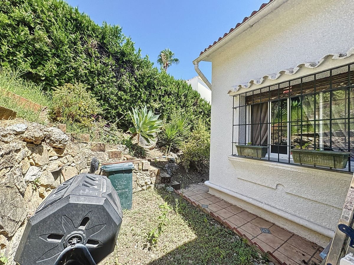 2 Zimmer Villa zu verkaufen in Nueva Andalucia mit Pool Garage - 1.200.000 € (Ref: 10044379)