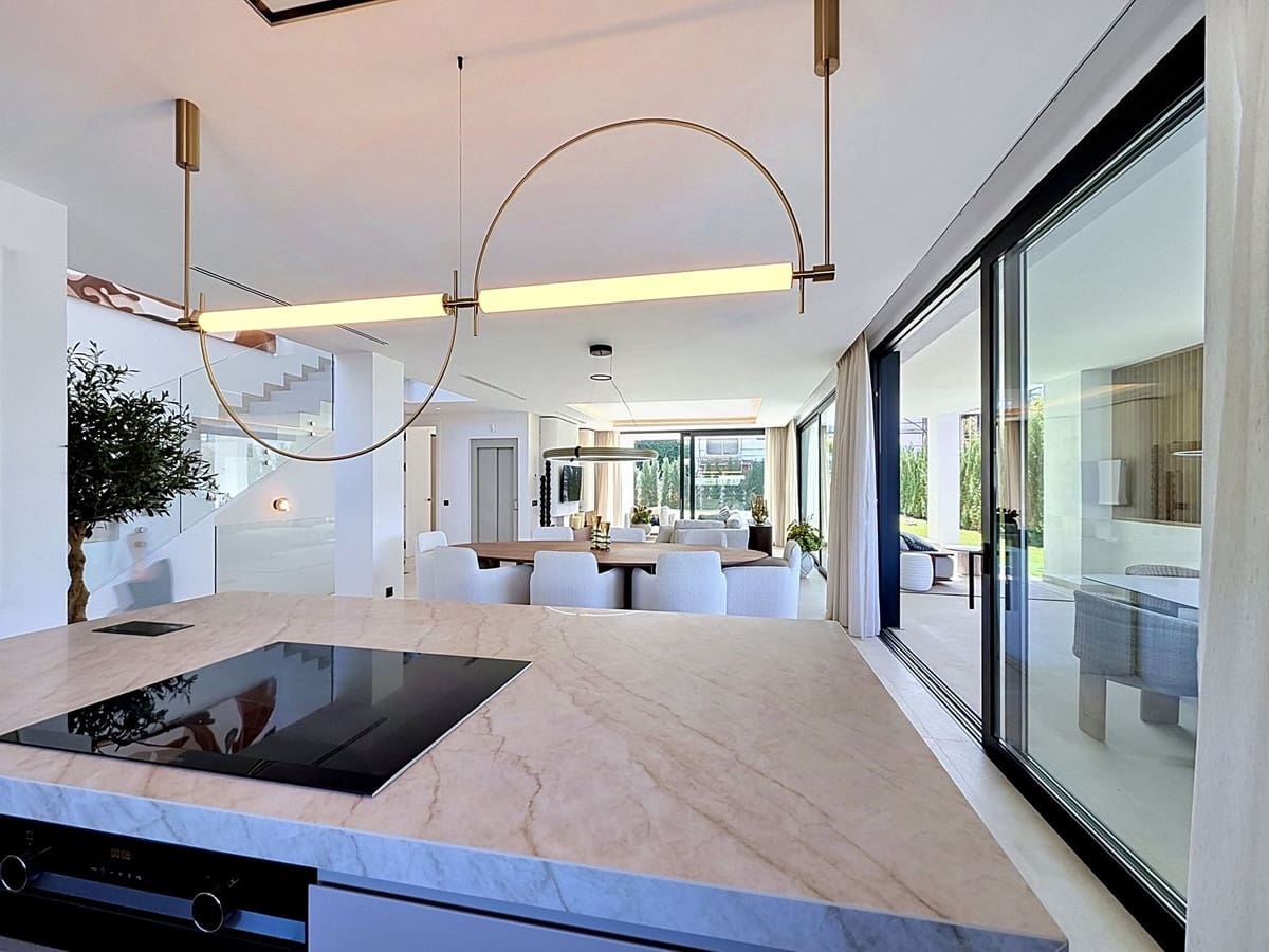 5 soverom Villa til salgs i Marbella med svømmebasseng garasje - € 4 600 000 (Ref: 10057549)