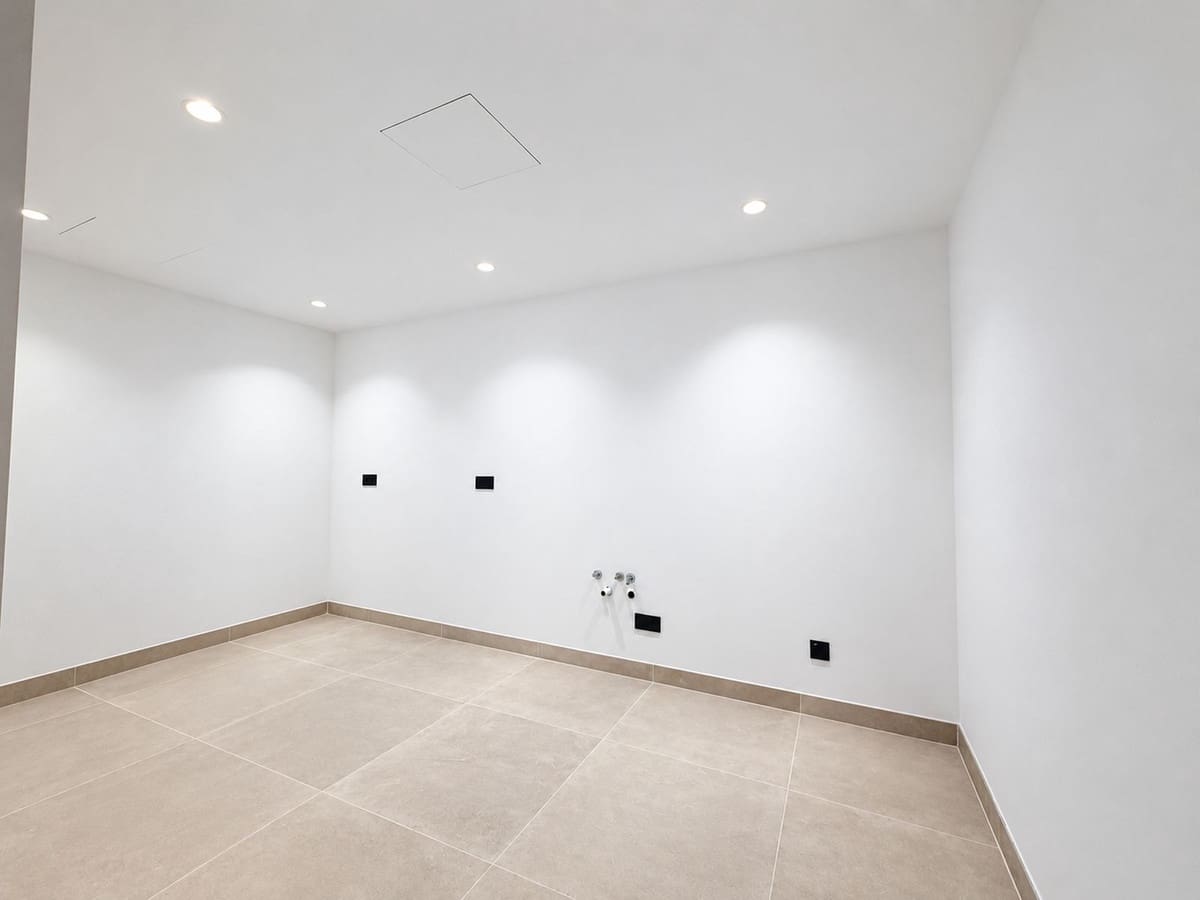 5 bedroom Villa for sale in Marbella with pool garage - € 4,600,000 (Ref: 10057549)