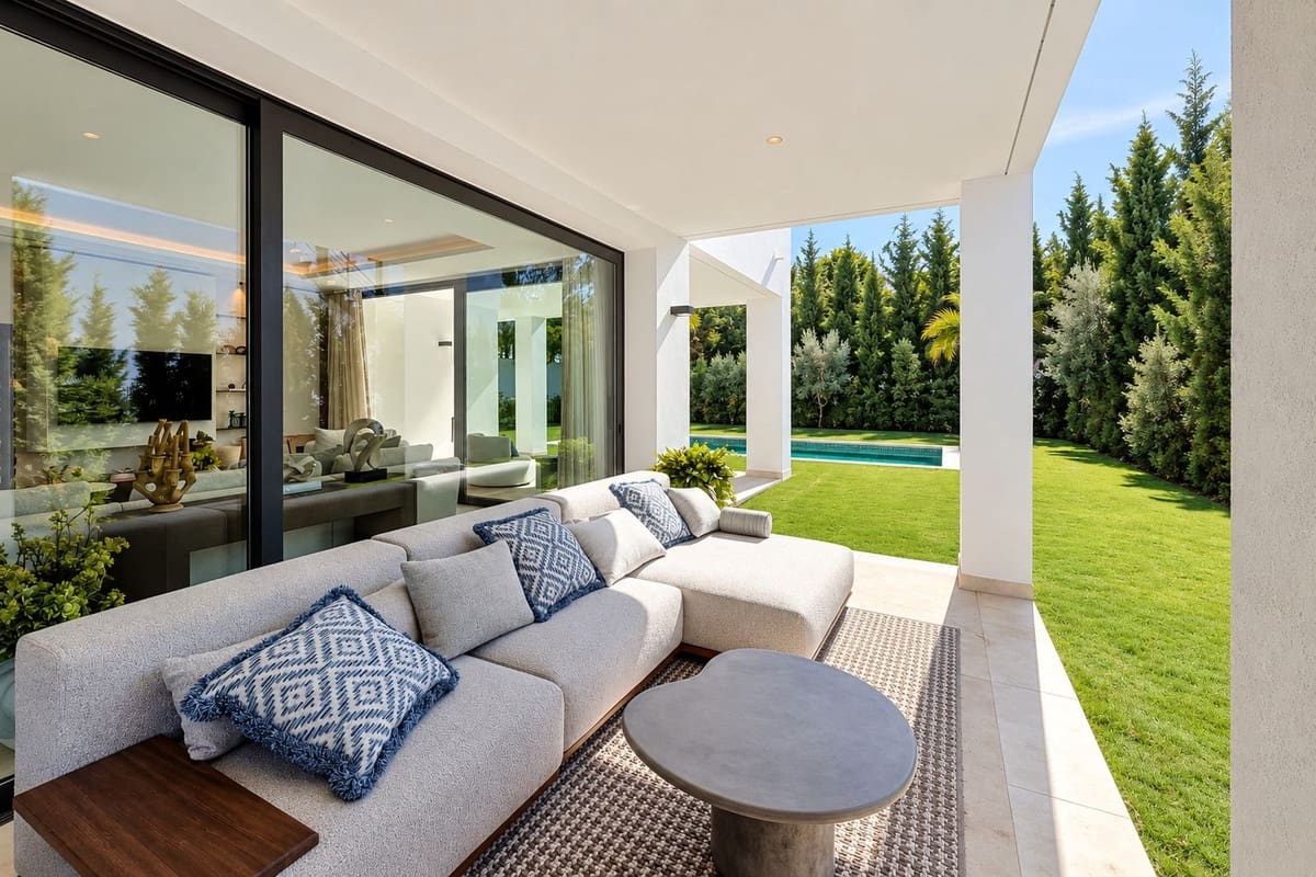 5 bedroom Villa for sale in Marbella with pool garage - € 4,600,000 (Ref: 10057549)