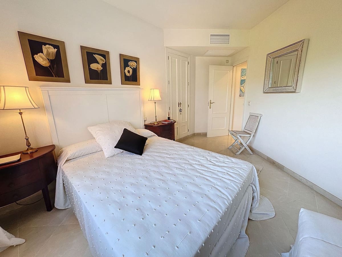 3 chambre Appartement à vendre à Estepona avec piscine garage - 1 800 000 € (Ref: 10085119)