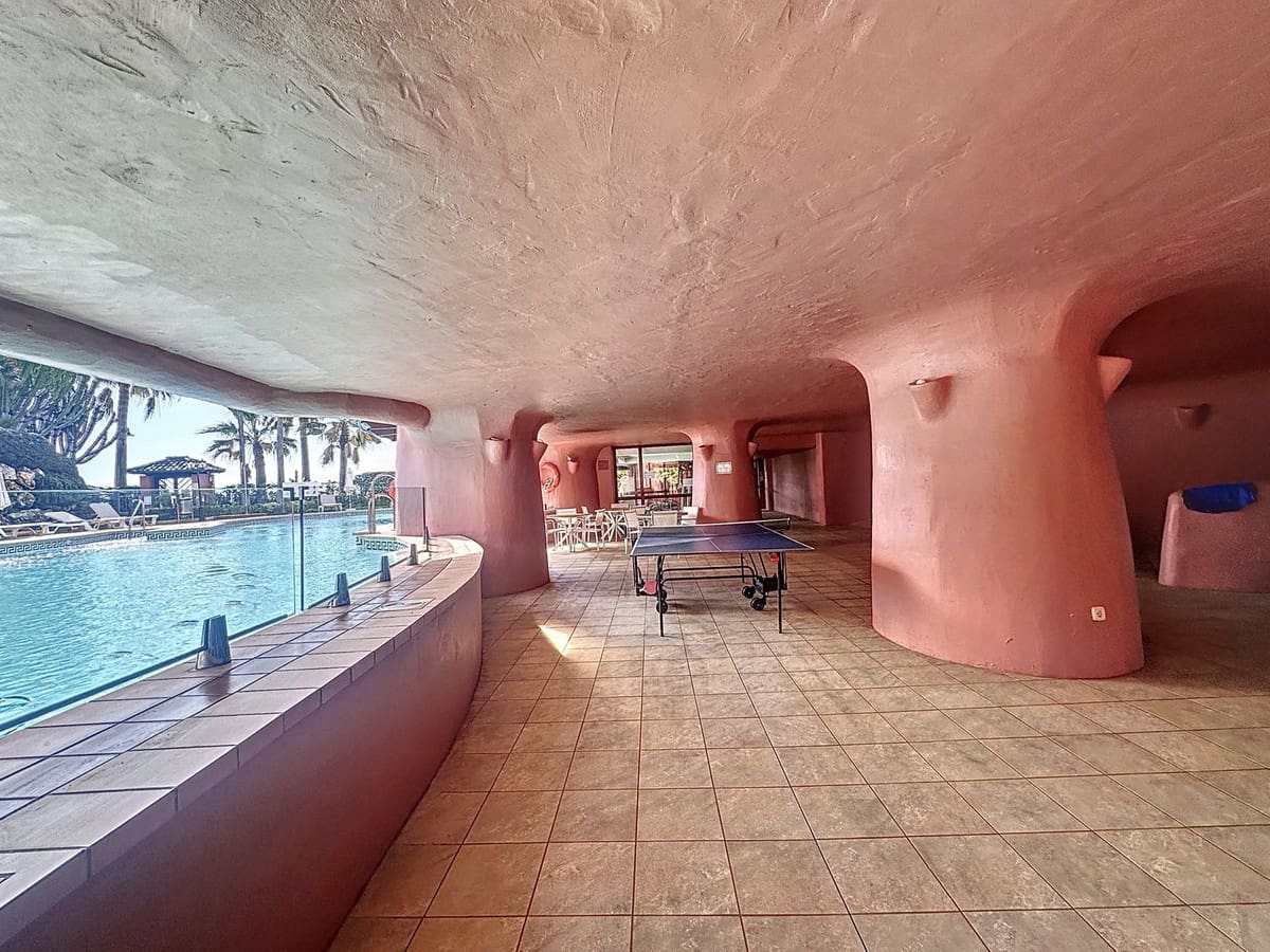 3 chambre Appartement à vendre à Estepona avec piscine garage - 1 800 000 € (Ref: 10085119)