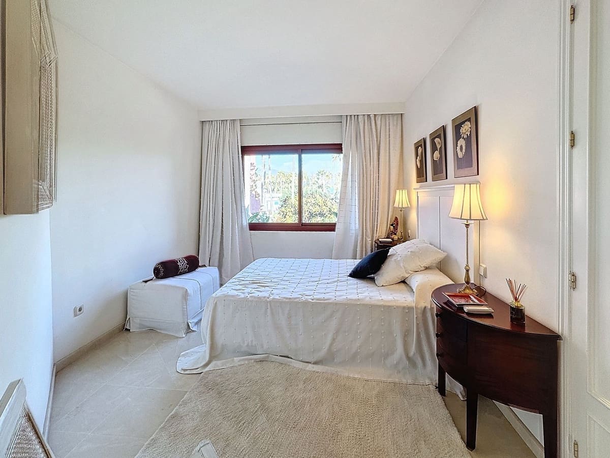 3 chambre Appartement à vendre à Estepona avec piscine garage - 1 800 000 € (Ref: 10085119)