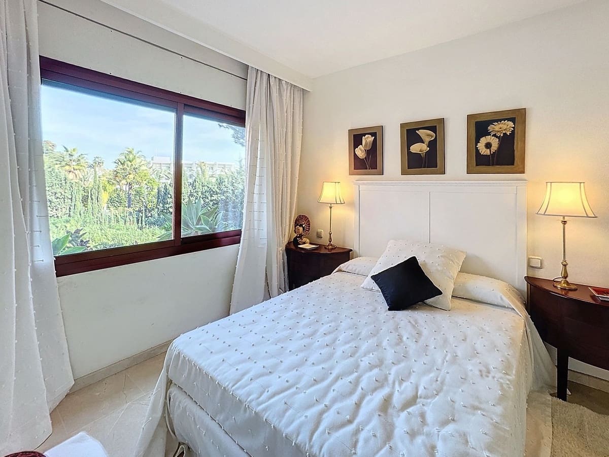 3 chambre Appartement à vendre à Estepona avec piscine garage - 1 800 000 € (Ref: 10085119)