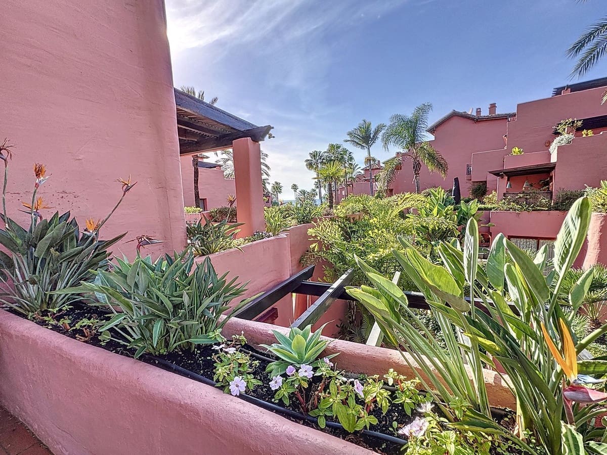 3 chambre Appartement à vendre à Estepona avec piscine garage - 1 800 000 € (Ref: 10085119)