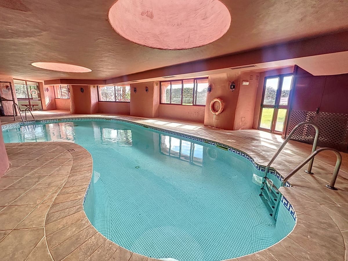 3 chambre Appartement à vendre à Estepona avec piscine garage - 1 800 000 € (Ref: 10085119)