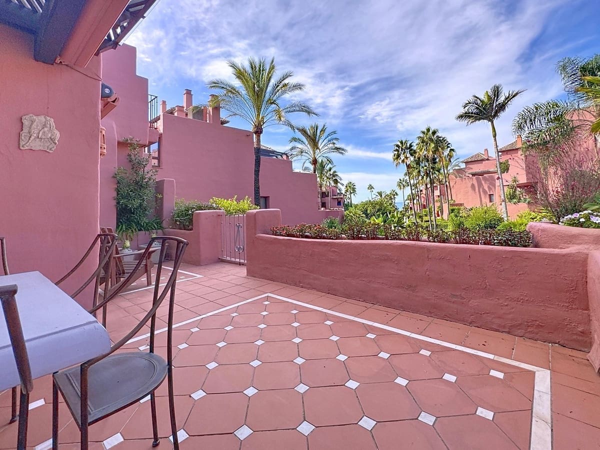 3 chambre Appartement à vendre à Estepona avec piscine garage - 1 800 000 € (Ref: 10085119)
