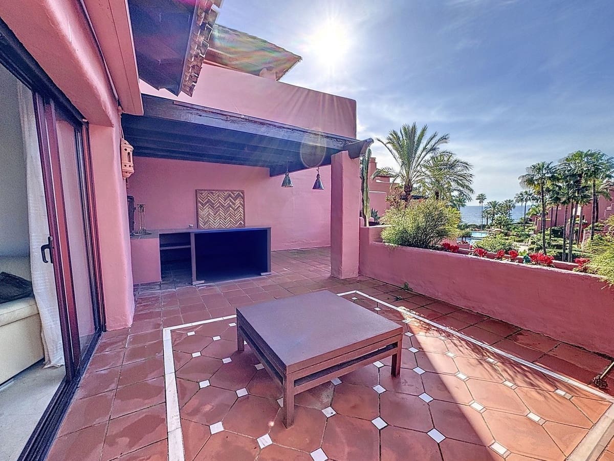 3 chambre Appartement à vendre à Estepona avec piscine garage - 1 800 000 € (Ref: 10085119)