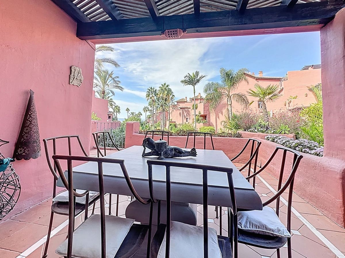 3 chambre Appartement à vendre à Estepona avec piscine garage - 1 800 000 € (Ref: 10085119)