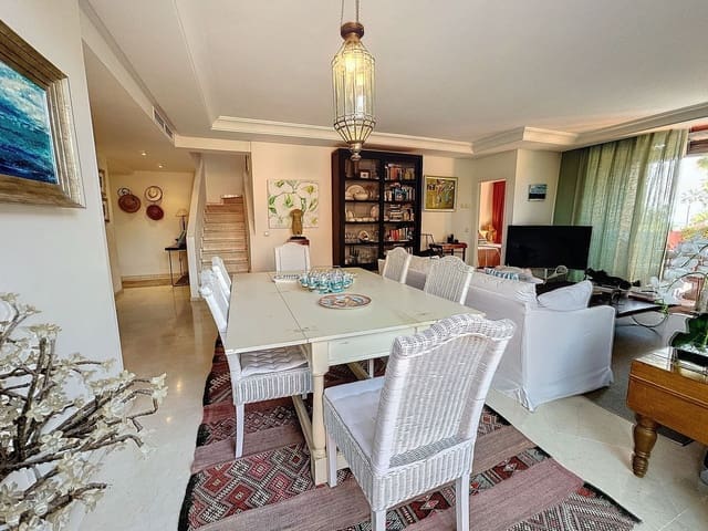 3 quarto Apartamento para venda em Estepona com piscina garagem - 1 800 000 € (Ref: 10085119)