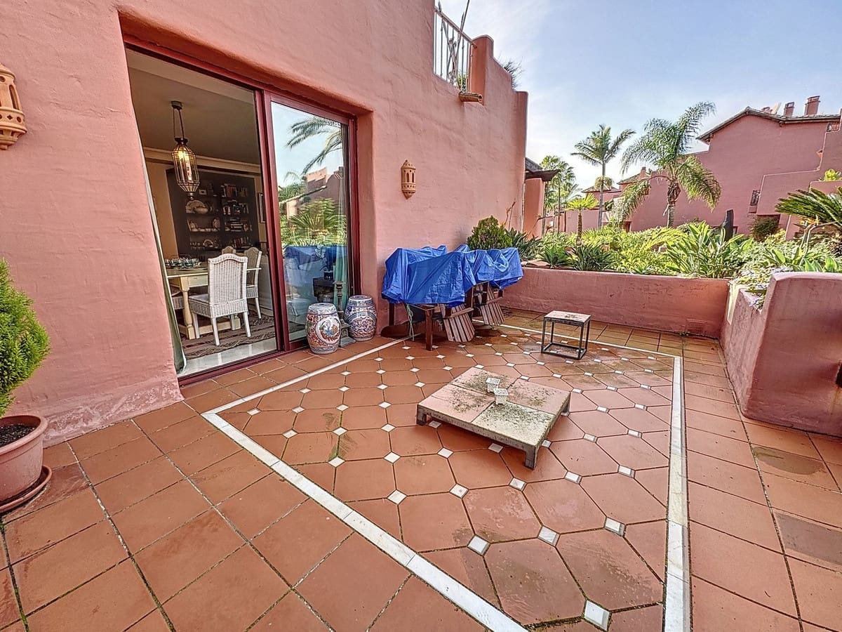 3 chambre Appartement à vendre à Estepona avec piscine garage - 1 800 000 € (Ref: 10085119)