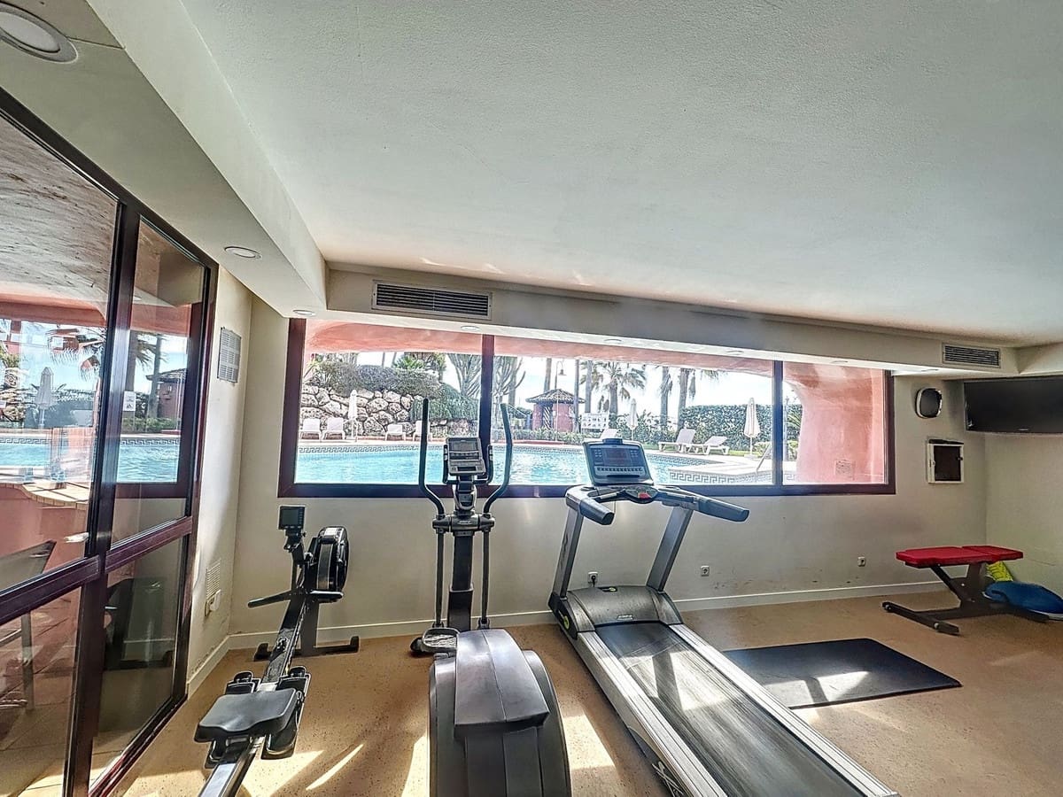3 chambre Appartement à vendre à Estepona avec piscine garage - 1 800 000 € (Ref: 10085119)