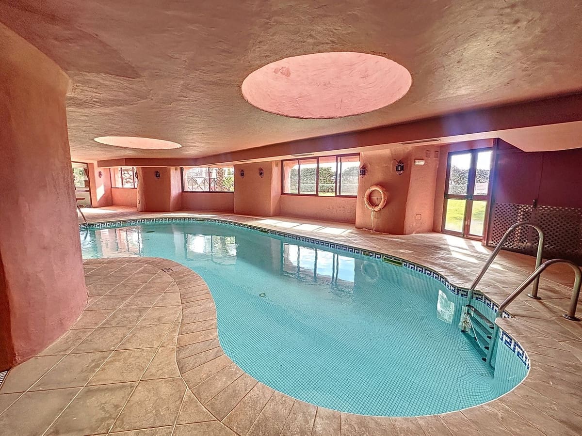 3 chambre Appartement à vendre à Estepona avec piscine garage - 1 800 000 € (Ref: 10085119)