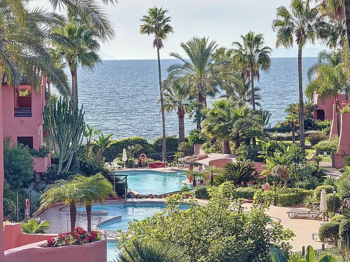 3 chambre Appartement à vendre à Estepona avec piscine garage - 1 800 000 € (Ref: 10085119)