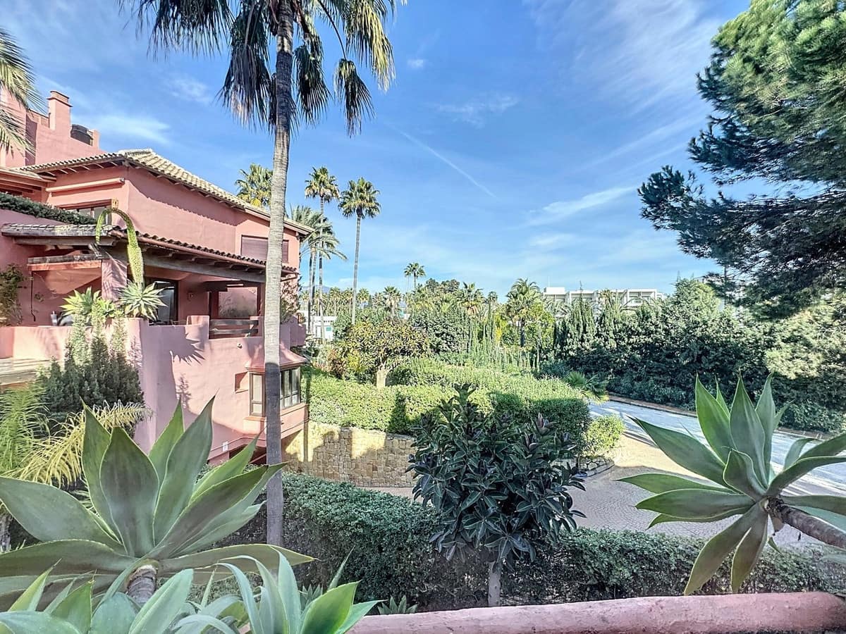 3 chambre Appartement à vendre à Estepona avec piscine garage - 1 800 000 € (Ref: 10085119)