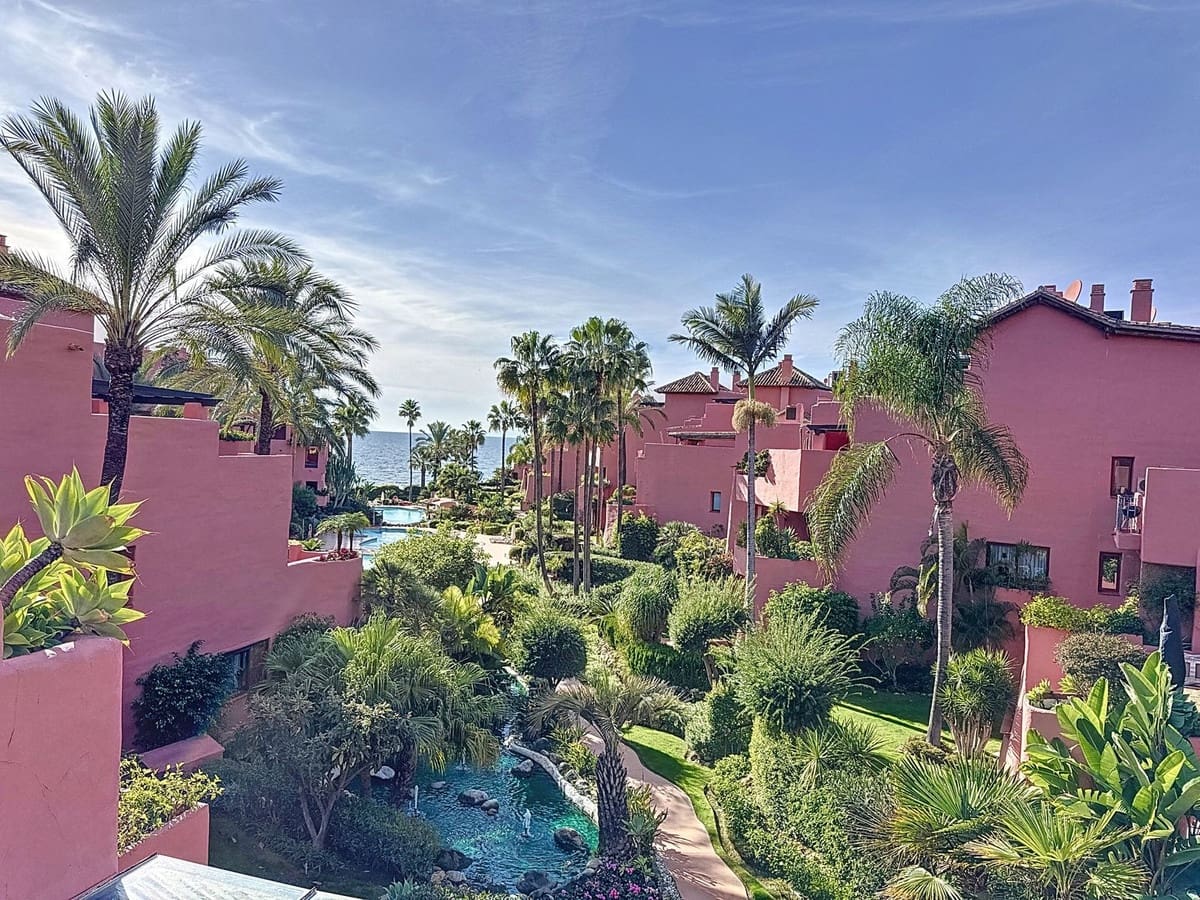 3 chambre Appartement à vendre à Estepona avec piscine garage - 1 800 000 € (Ref: 10085119)