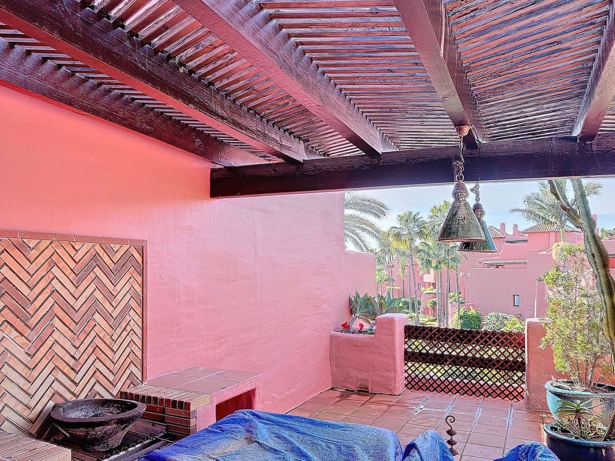 3 chambre Appartement à vendre à Estepona avec piscine garage - 1 800 000 € (Ref: 10085119)
