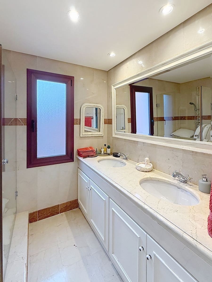 3 camera da letto Appartamento in vendita in Costalita con piscina garage - 1.850.000 € (Rif: 10085120)