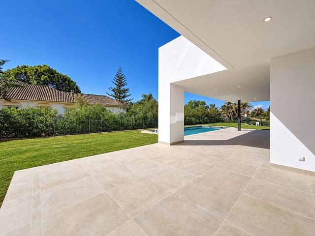 5 bedroom Villa for sale in Marbella with pool garage - € 4,250,000 (Ref: 10110463)