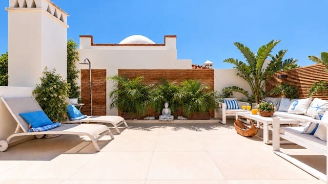 3 quarto Penthouse para venda em Marbella com piscina garagem - 1 950 000 € (Ref: 10149345)
