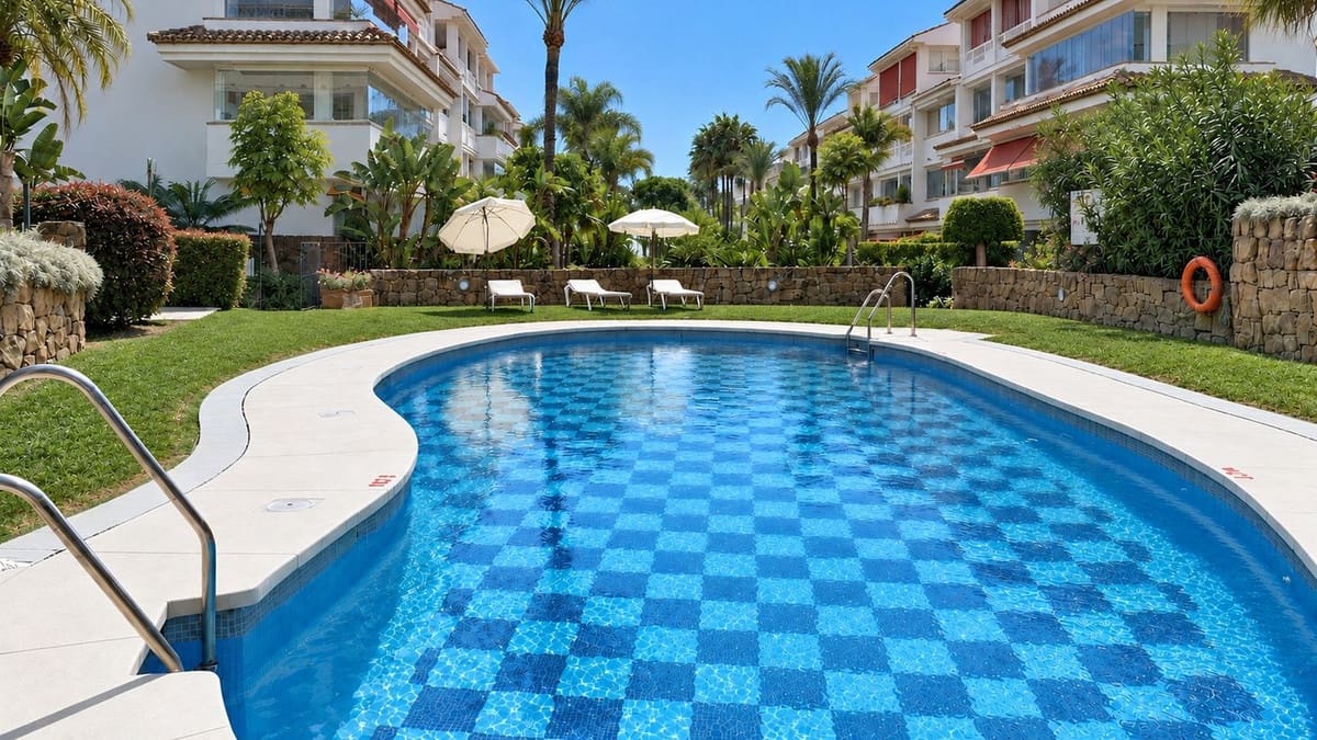 3 slaapkamer Penthouse te koop in Marbella met zwembad garage - € 1.950.000 (Ref: 10149345)