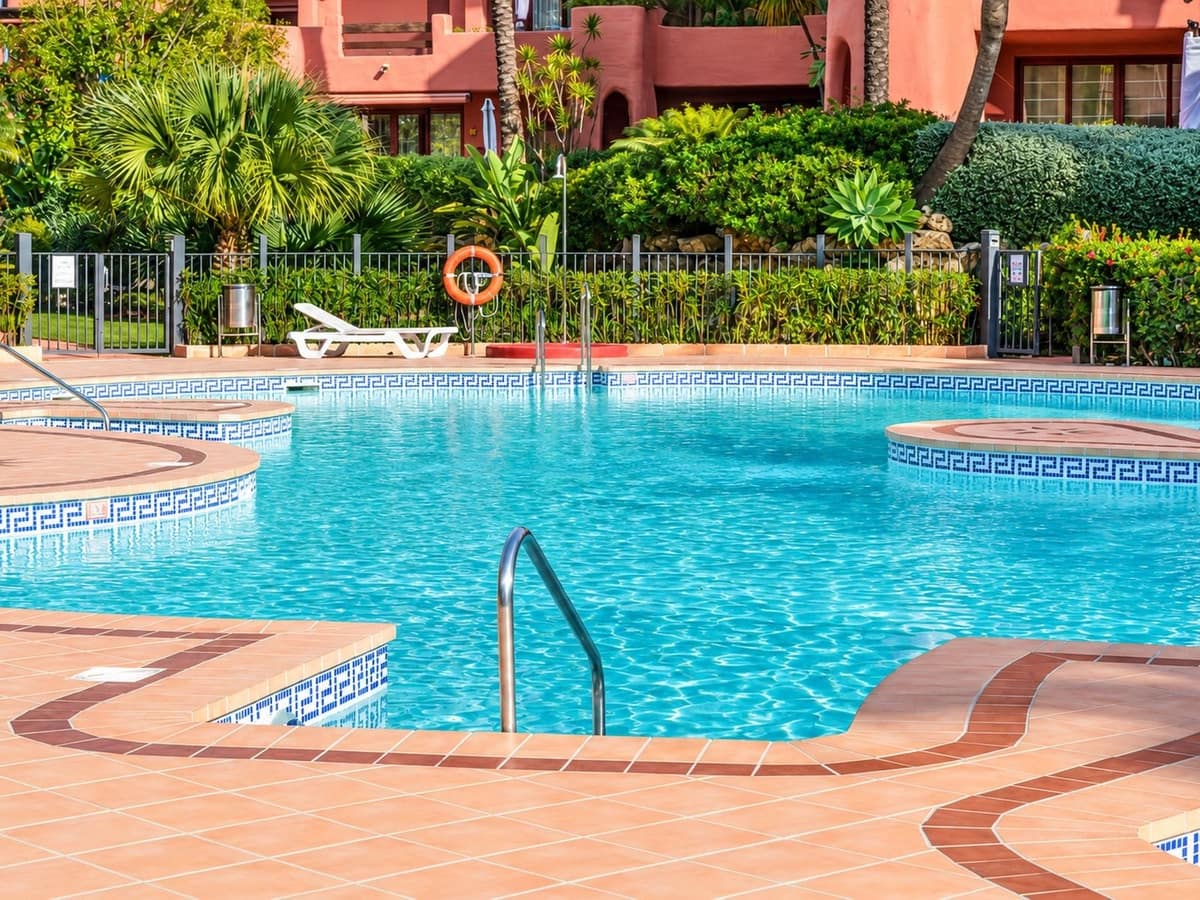 3 bedroom Apartment for sale in Guadalmansa with pool garage - € 1,395,000 (Ref: 10153241)