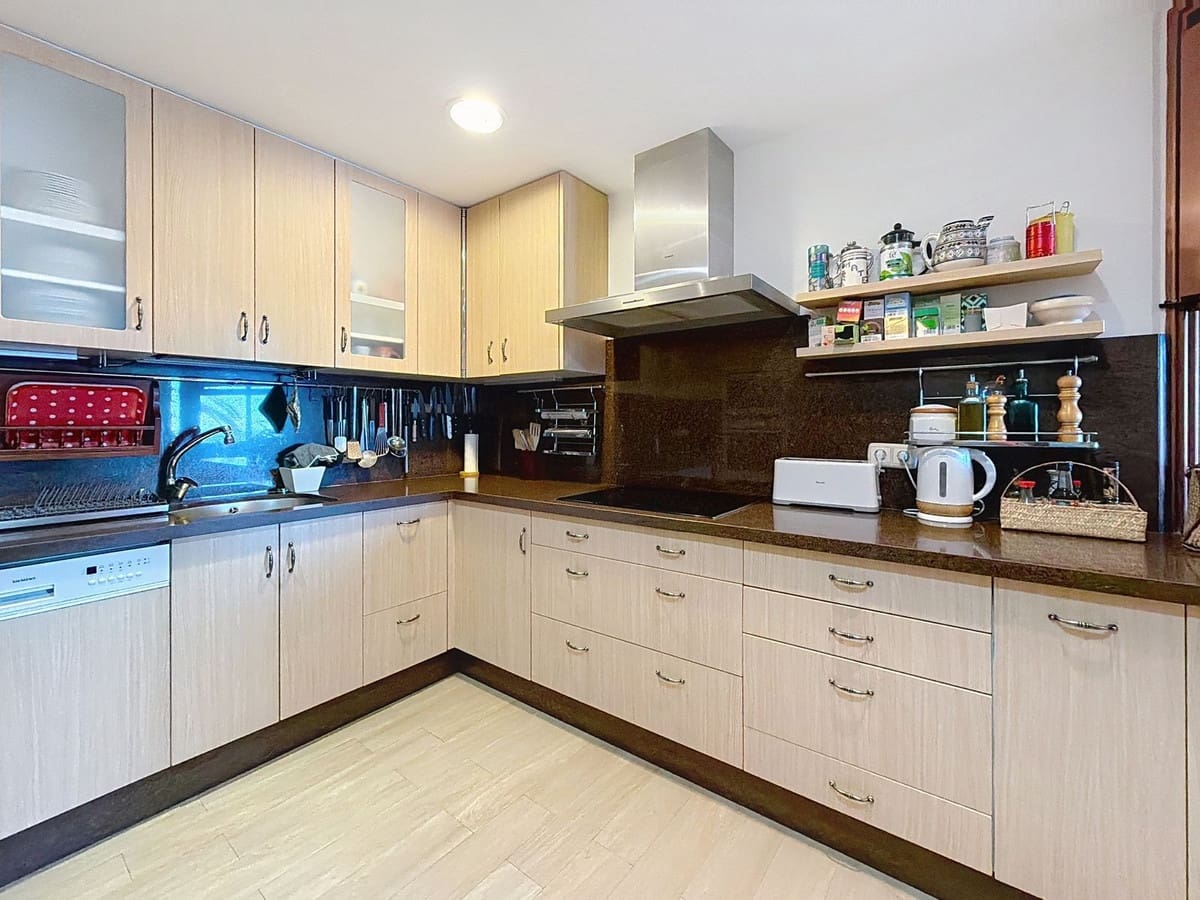 3 camera da letto Appartamento sulla Spiaggia in vendita in Costalita con piscina garage - 1.380.000 € (Rif: 9699188)