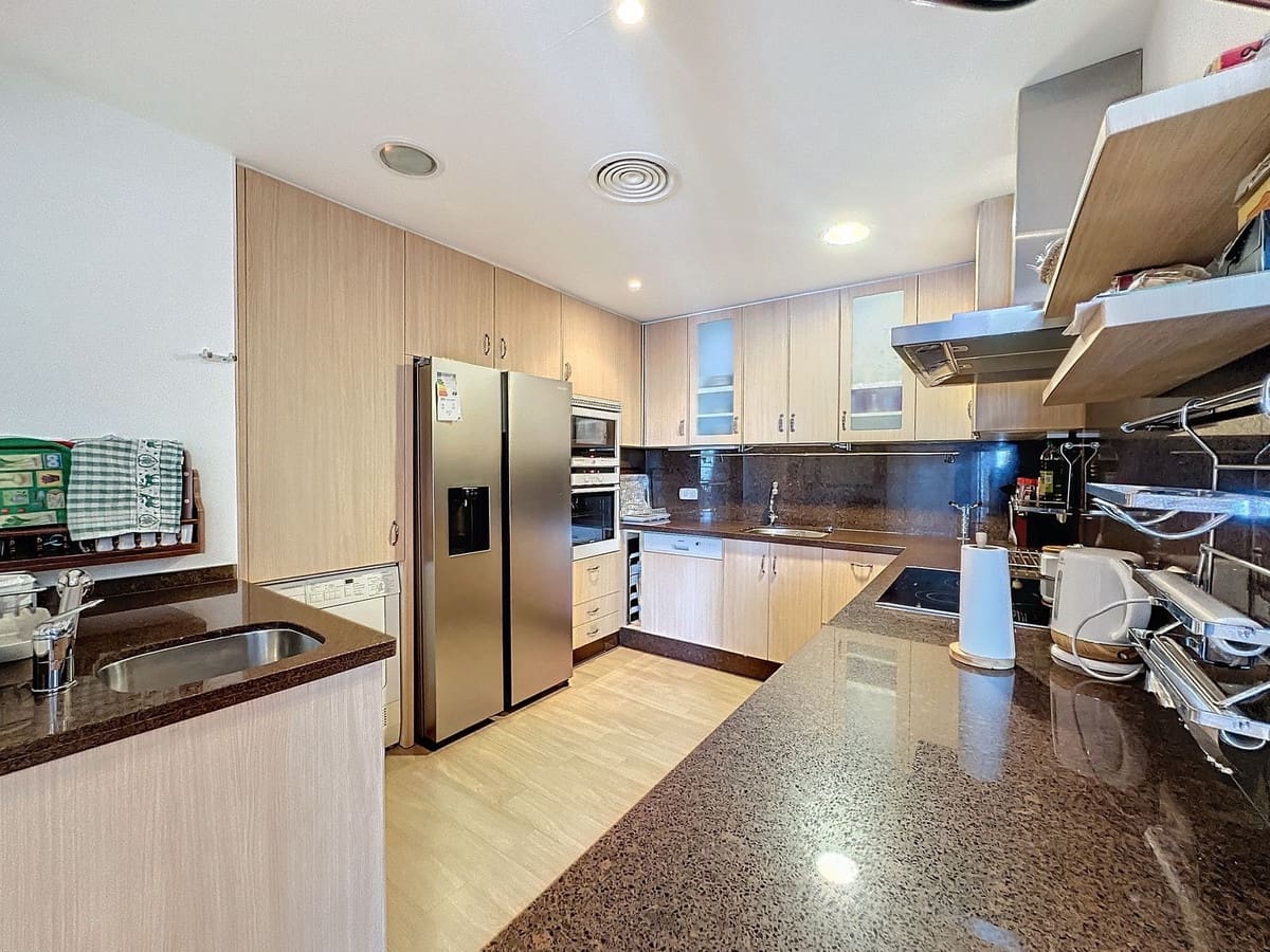 3 camera da letto Appartamento sulla Spiaggia in vendita in Costalita con piscina garage - 1.380.000 € (Rif: 9699188)