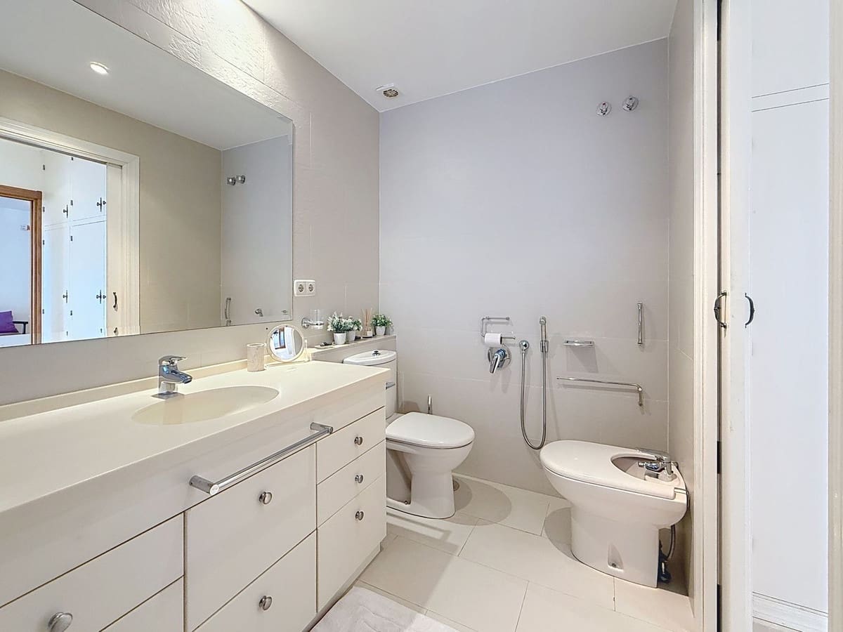 3 camera da letto Appartamento sulla Spiaggia in vendita in Costalita con piscina garage - 1.380.000 € (Rif: 9699188)