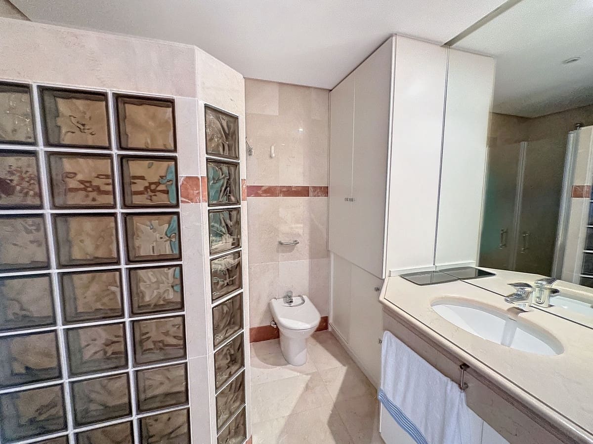 3 camera da letto Appartamento sulla Spiaggia in vendita in Costalita con piscina garage - 1.380.000 € (Rif: 9699188)